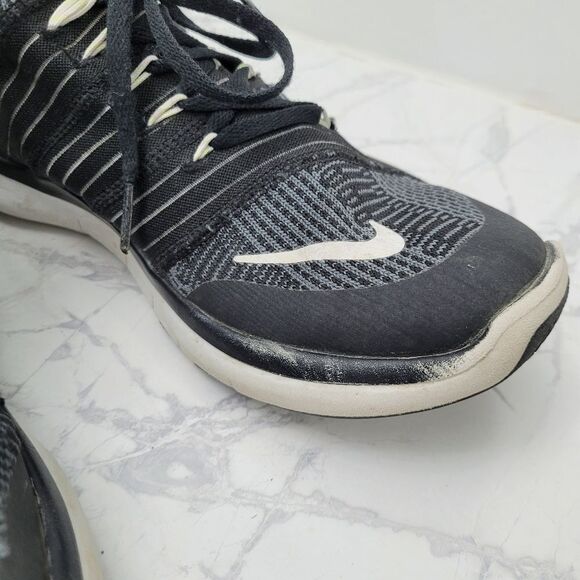 Nike Black & White Sneakers Running Shoes Size: 8.5US - Picture 8 of 12